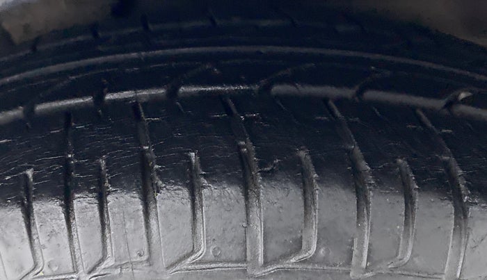 2014 Hyundai i10 SPORTZ 1.1, Petrol, Manual, 24,876 km, Left Rear Tyre Tread