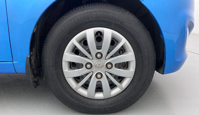 2014 Hyundai i10 SPORTZ 1.1, Petrol, Manual, 24,876 km, Right Front Wheel