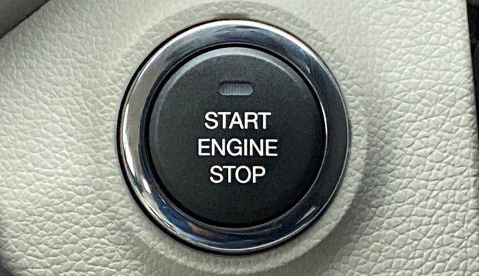 2021 Mahindra XUV300 1.2 W8 OPT, Petrol, Manual, 3,154 km, Keyless Start/ Stop Button