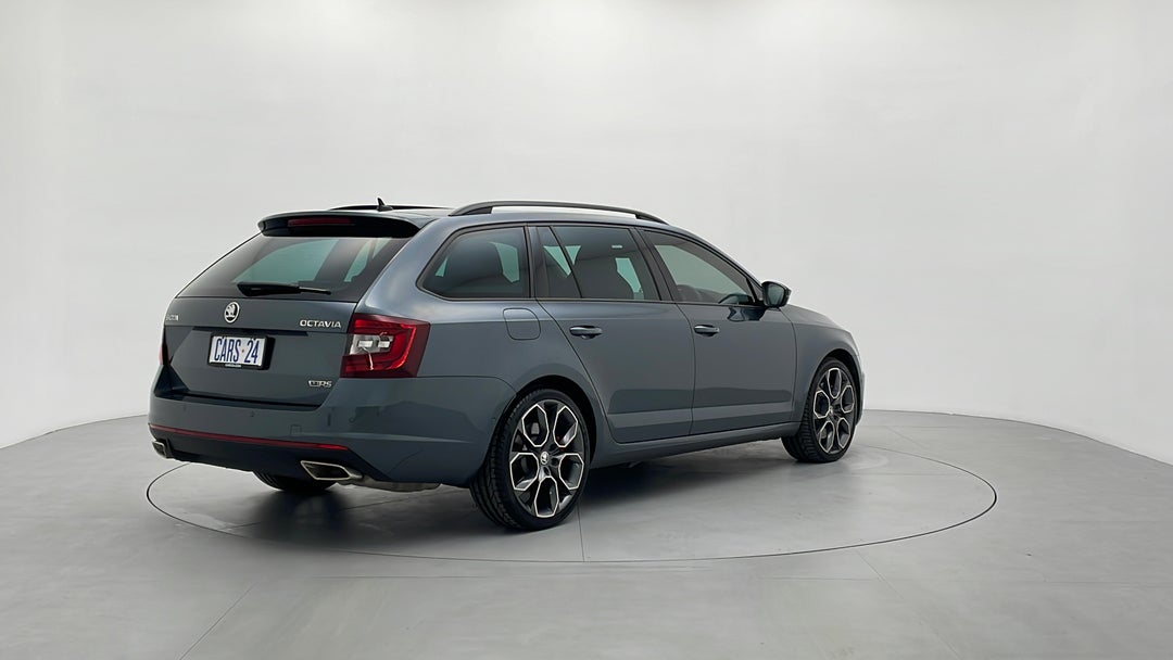 Right Back Diagonal (45- Degree) View