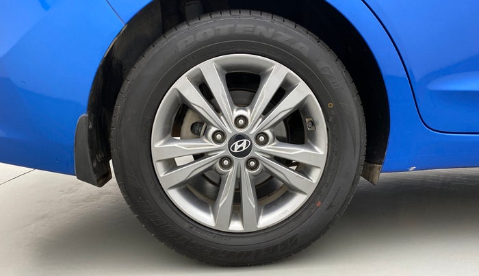 2017 Hyundai New Elantra 2.0 SX AT PETROL, Petrol, Automatic, 52,810 km, Right Rear Wheel