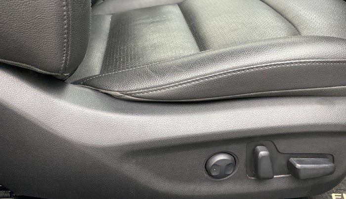 2017 Hyundai New Elantra 2.0 SX AT PETROL, Petrol, Automatic, 52,810 km, Driver Side Adjustment Panel