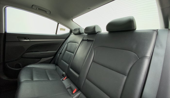 2017 Hyundai New Elantra 2.0 SX AT PETROL, Petrol, Automatic, 52,810 km, Right Side Rear Door Cabin