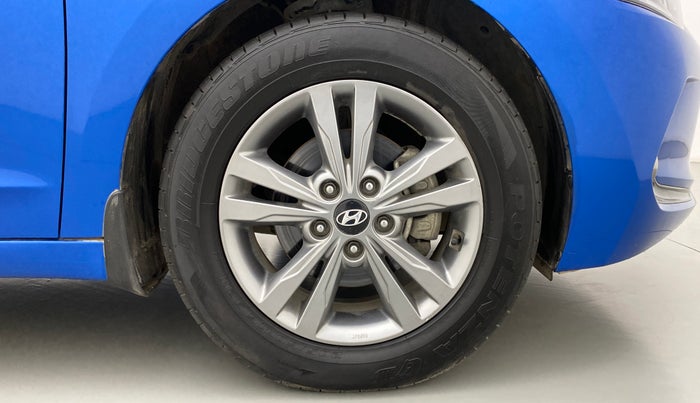 2017 Hyundai New Elantra 2.0 SX AT PETROL, Petrol, Automatic, 52,810 km, Right Front Wheel
