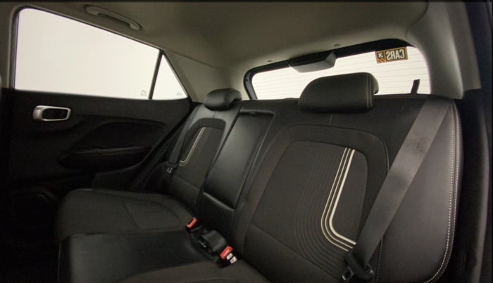 2019 Hyundai VENUE SX 1.0 (O) TURBO, Petrol, Manual, 26,422 km, Right Side Rear Door Cabin
