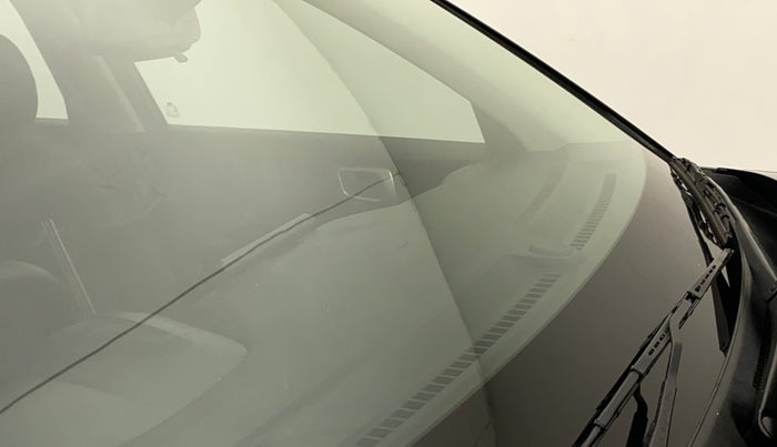 2019 Hyundai VENUE SX 1.0 (O) TURBO, Petrol, Manual, 26,422 km, Front windshield - Minor spot on windshield