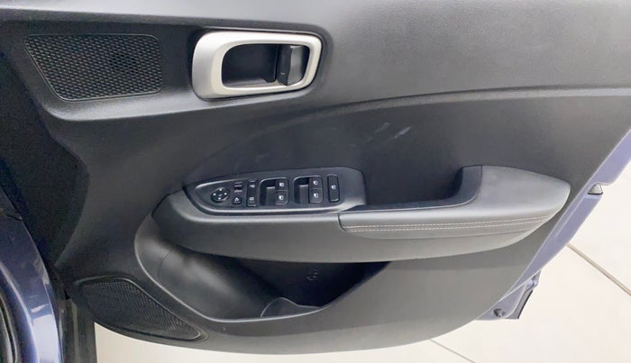 2019 Hyundai VENUE SX 1.0 (O) TURBO, Petrol, Manual, 26,422 km, Driver Side Door Panels Control