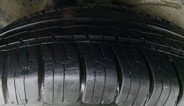 2015 Maruti Ritz ZXI, Petrol, Manual, 25,808 km, Right Rear Tyre Tread