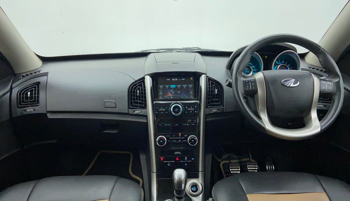 2018 Mahindra XUV500 W9, Diesel, Manual, 45,996 km, Dashboard