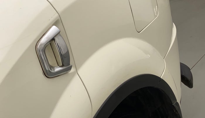 2018 Mahindra XUV500 W9, Diesel, Manual, 45,996 km, Left quarter panel - Slightly dented