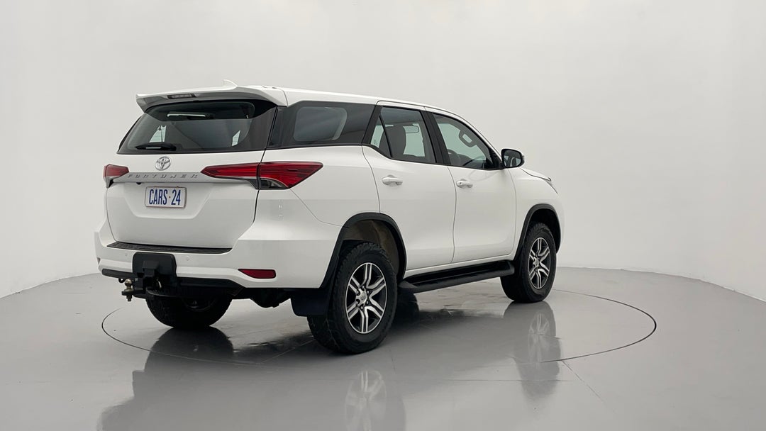 Right Back Diagonal (45- Degree) View