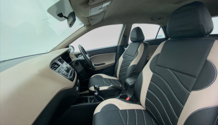 2015 Hyundai Elite i20 MAGNA 1.4 CRDI, Diesel, Manual, 78,136 km, Right Side Front Door Cabin View