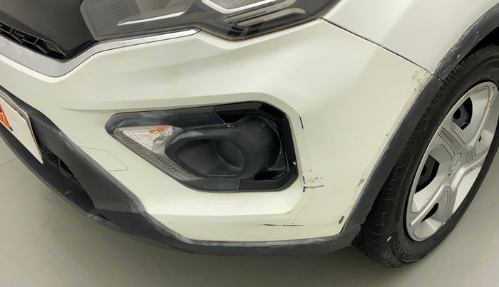 2020 Tata NEXON XM SUNROOF DIESEL, Diesel, Manual, 70,684 km, Front bumper - Chrome strip damage