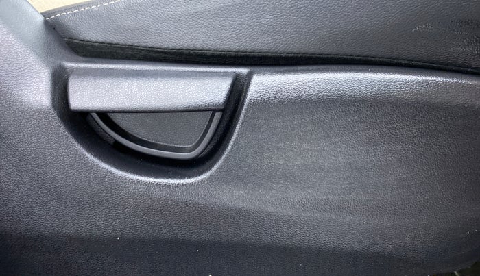 2019 Hyundai NEW SANTRO 1.1 MAGNA MT, Petrol, Manual, 10,204 km, Driver Side Adjustment Panel