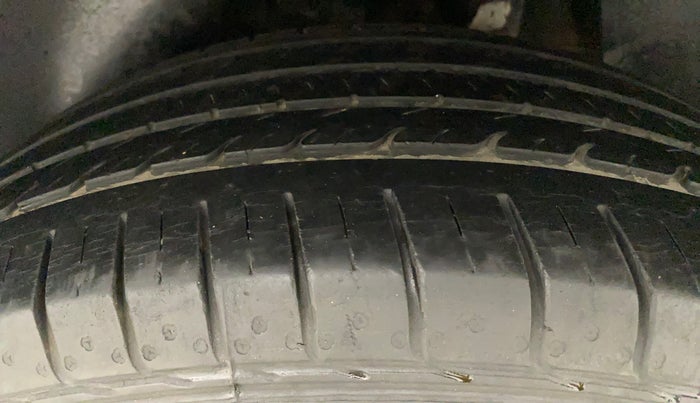 2017 Hyundai Creta SX PLUS 1.6 PETROL, Petrol, Manual, 35,540 km, Left Rear Tyre Tread
