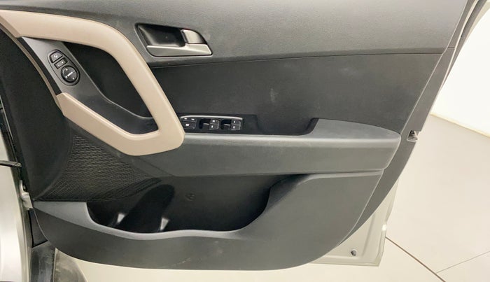 2017 Hyundai Creta SX PLUS 1.6 PETROL, Petrol, Manual, 35,540 km, Driver Side Door Panels Control