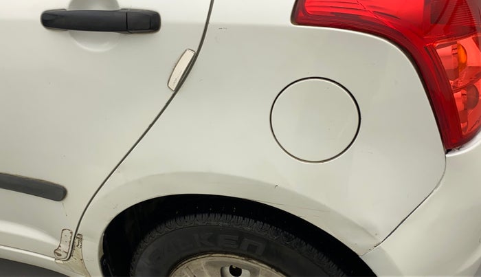 2011 Maruti Swift LXI, Petrol, Manual, 66,916 km, Left quarter panel - Minor scratches