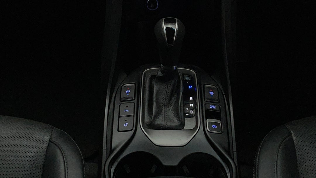 2015 Hyundai Santa Fe Highlander Crdi (4x4), Automatic, 127312 km, Gear Lever 