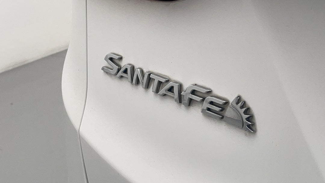 2015 Hyundai Santa Fe Highlander Crdi (4x4), Automatic, 127312 km, Badge (Boot Left Side)