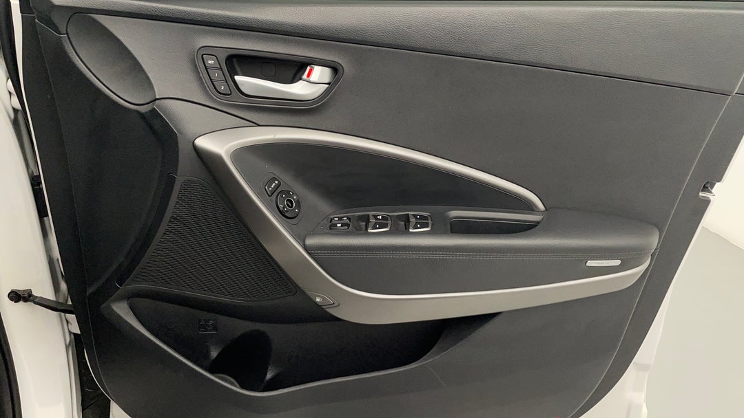 2015 Hyundai Santa Fe Highlander Crdi (4x4), Automatic, 127312 km, Speaker View