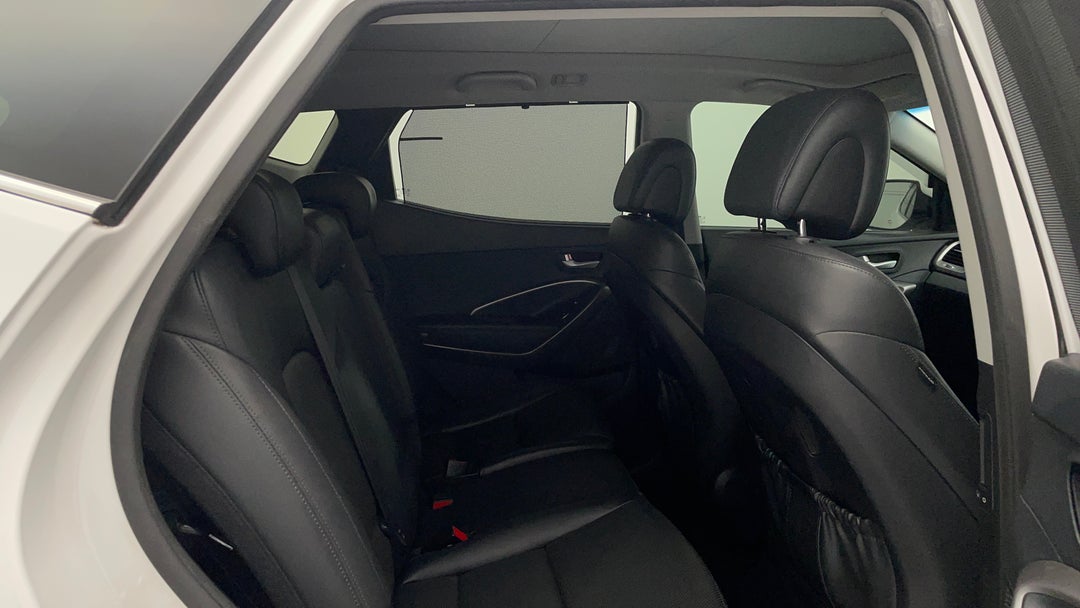 2015 Hyundai Santa Fe Highlander Crdi (4x4), Automatic, 127312 km, Right Side Rear Door Cabin View