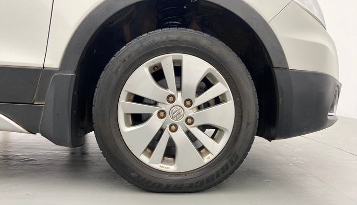 2015 Maruti S Cross ZETA 1.3, Diesel, Manual, 1,52,026 km, Right Front Wheel