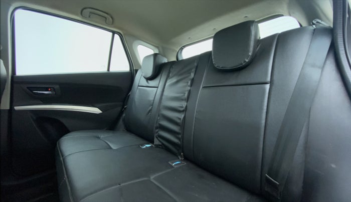2015 Maruti S Cross ZETA 1.3, Diesel, Manual, 1,52,026 km, Right Side Rear Door Cabin