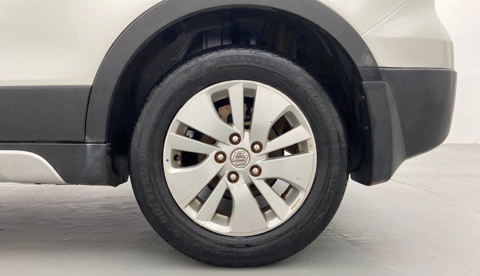 2015 Maruti S Cross ZETA 1.3, Diesel, Manual, 1,52,026 km, Left Rear Wheel