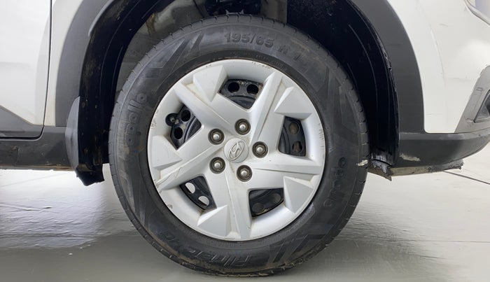 2021 Hyundai VENUE S 1.2, Petrol, Manual, 50,177 km, Right Front Wheel