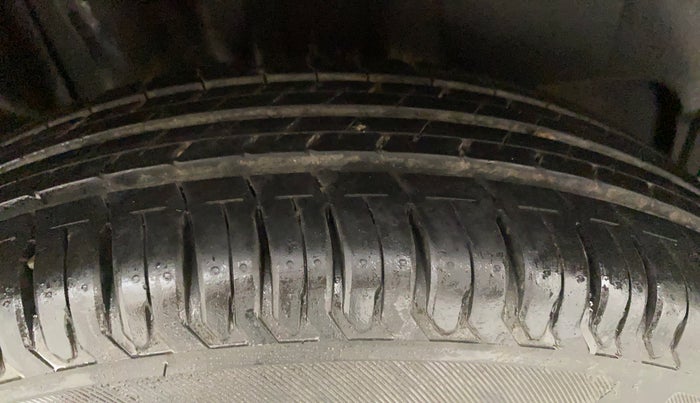 2019 Maruti Swift LXI, Petrol, Manual, 11,206 km, Right Rear Tyre Tread