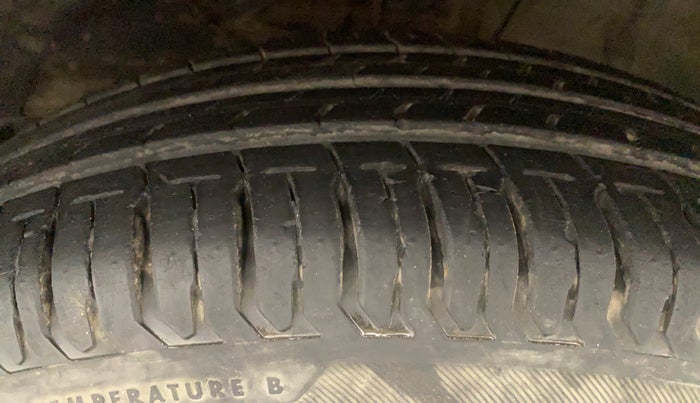 2019 Maruti Swift LXI, Petrol, Manual, 11,206 km, Left Front Tyre Tread