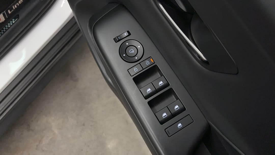 2023 Hyundai Kona N Line Premium Srf (AWD), Automatic, 31922 km, Drivers Side Door Panel Controls