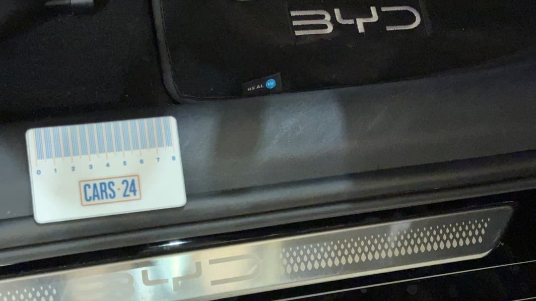 2023 Byd Seal Performance, Automatic, 18708 km, Door Sills Front RHS Scratch
