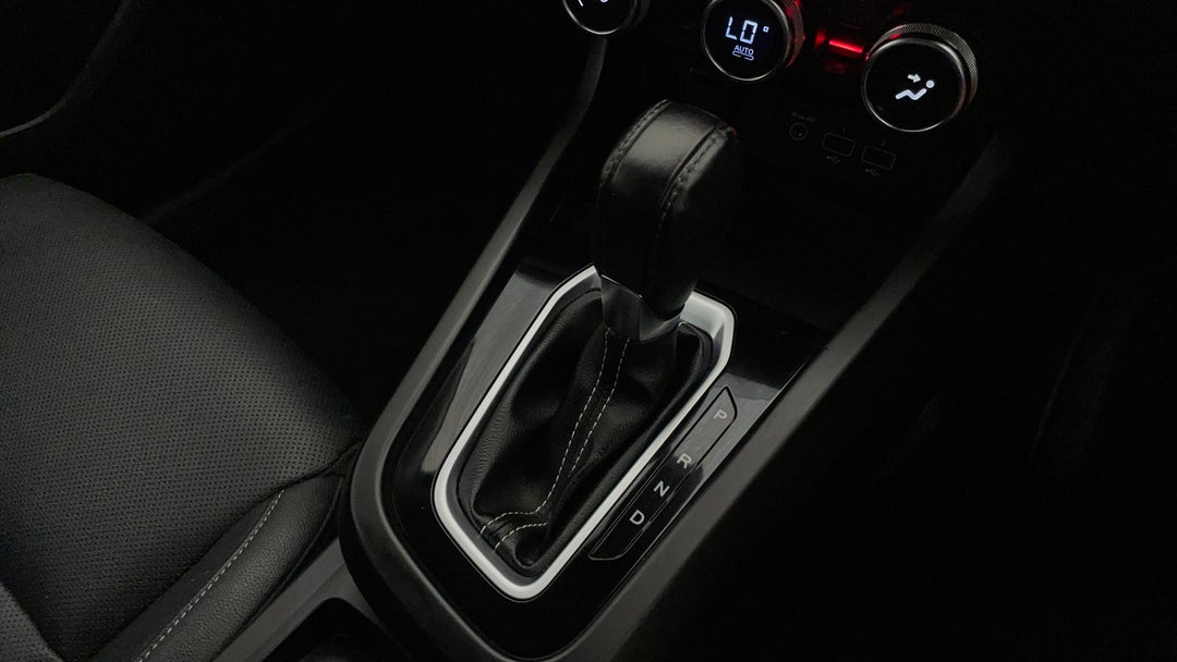 2023 Renault Arkana Zen, Automatic, 52953 km, Gear Lever 