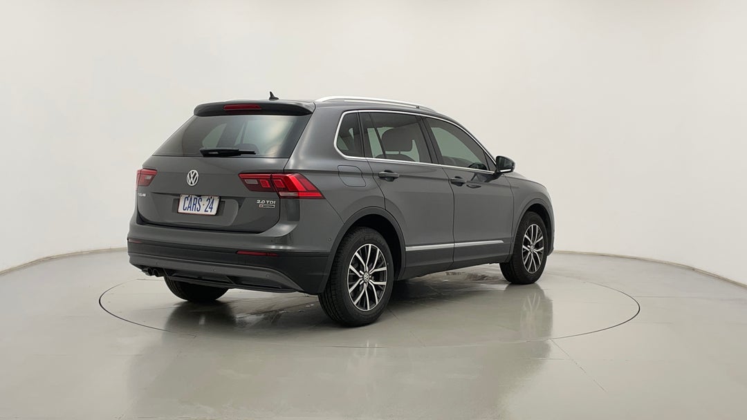 Right Back Diagonal (45- Degree) View