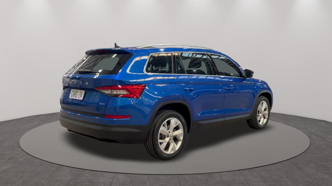 Right Back Diagonal (45- Degree) View