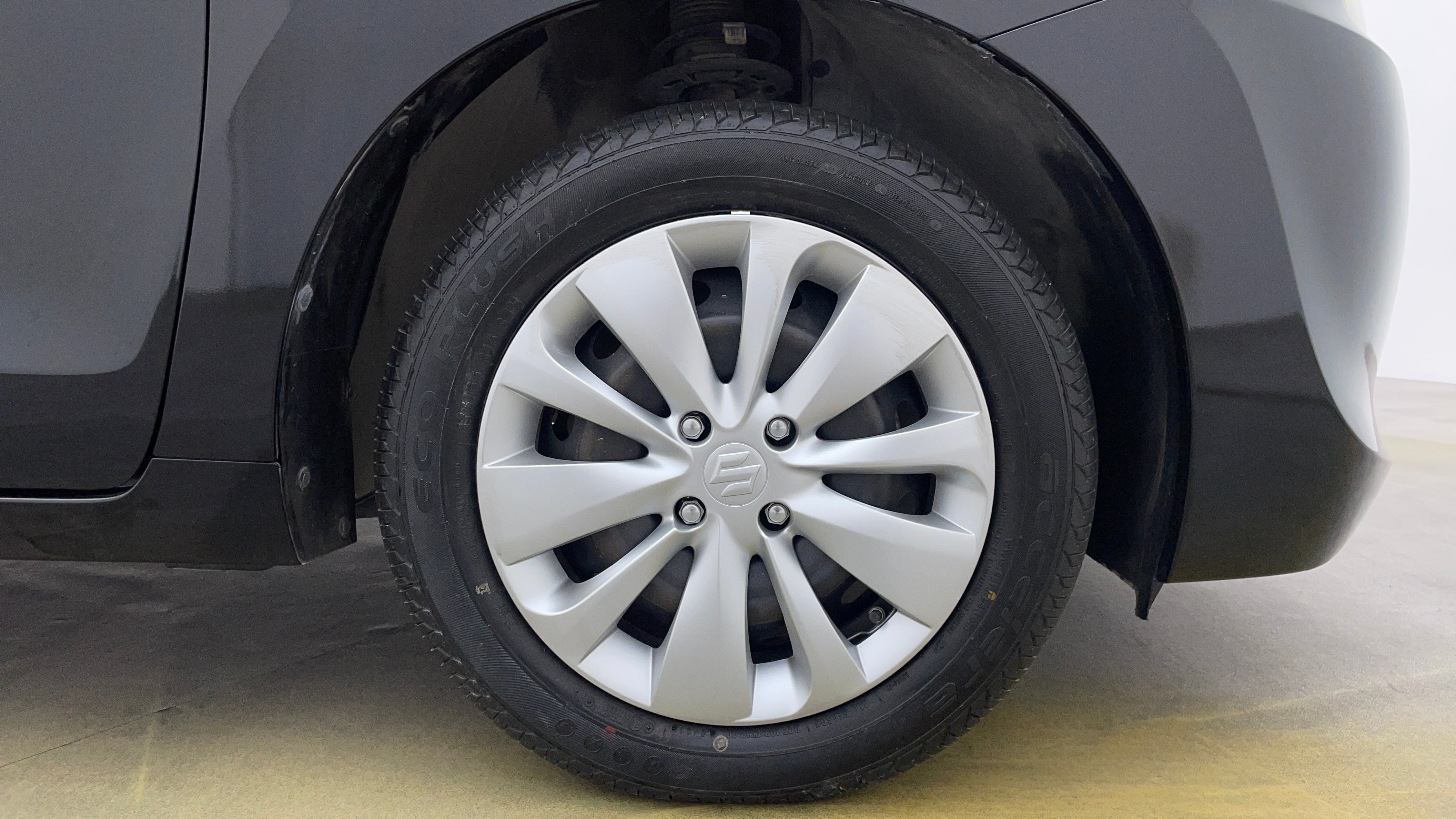 Suzuki Baleno-Right Front Tyre