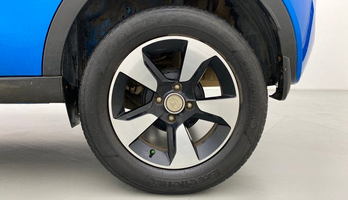2018 Tata NEXON XZ+ 1.5 Dual Tone, Diesel, Manual, 33,088 km, Left Rear Wheel
