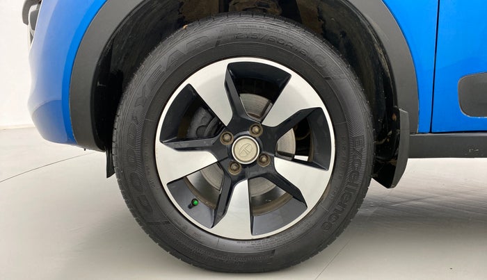 2018 Tata NEXON XZ+ 1.5 Dual Tone, Diesel, Manual, 33,088 km, Left Front Wheel