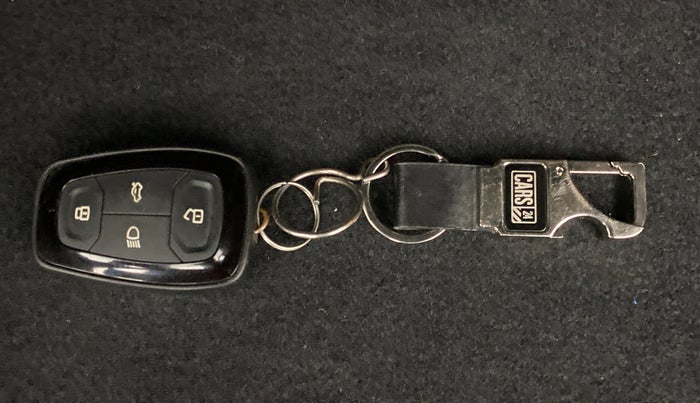 2018 Tata NEXON XZ+ 1.5 Dual Tone, Diesel, Manual, 33,088 km, Key Close Up