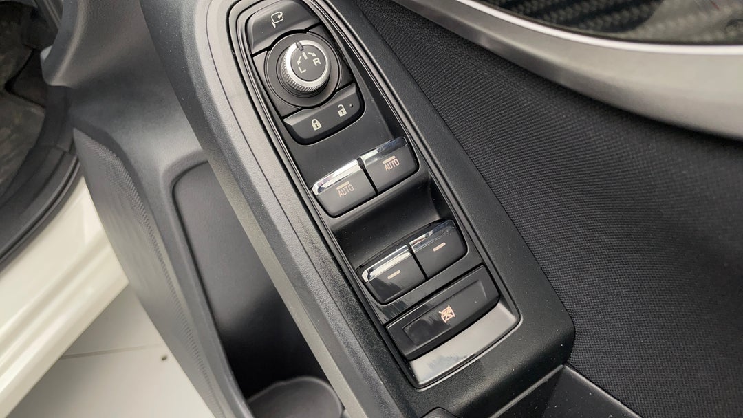2018 Subaru Impreza 2.0i-l (awd), Automatic, 94497 km, Drivers Side Door Panel Controls