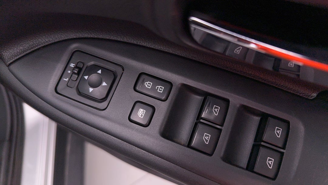 2021 Mitsubishi Outlander Es 5 Seat (2WD), Automatic, 101194 km, Drivers Side Door Panel Controls