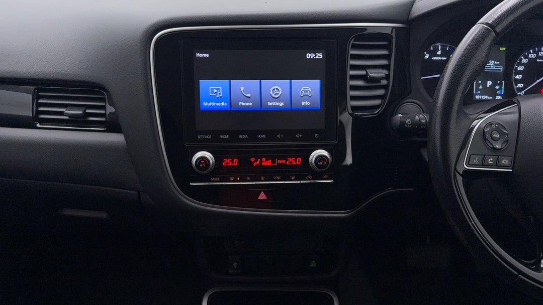 2021 Mitsubishi Outlander Es 5 Seat (2WD), Automatic, 101194 km, Center Console