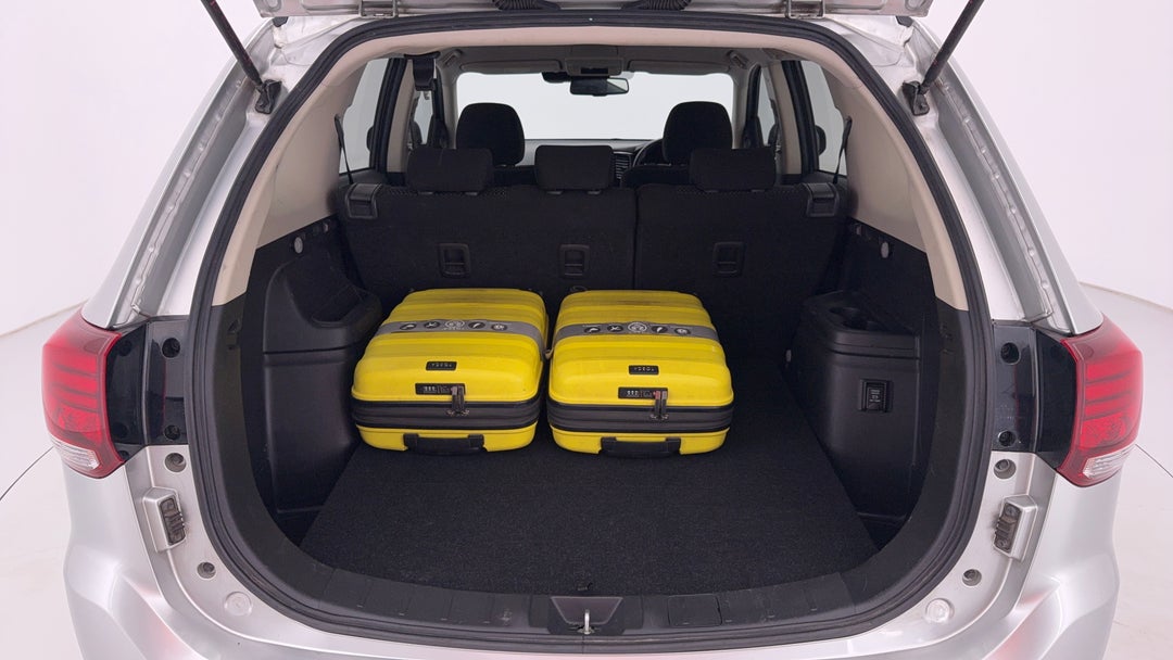 2021 Mitsubishi Outlander Es 5 Seat (2WD), Automatic, 101194 km, Boot Inside View with Luggage