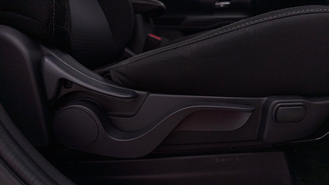 2021 Mitsubishi Outlander Es 5 Seat (2WD), Automatic, 101194 km, Drivers Side Adjustment Panel