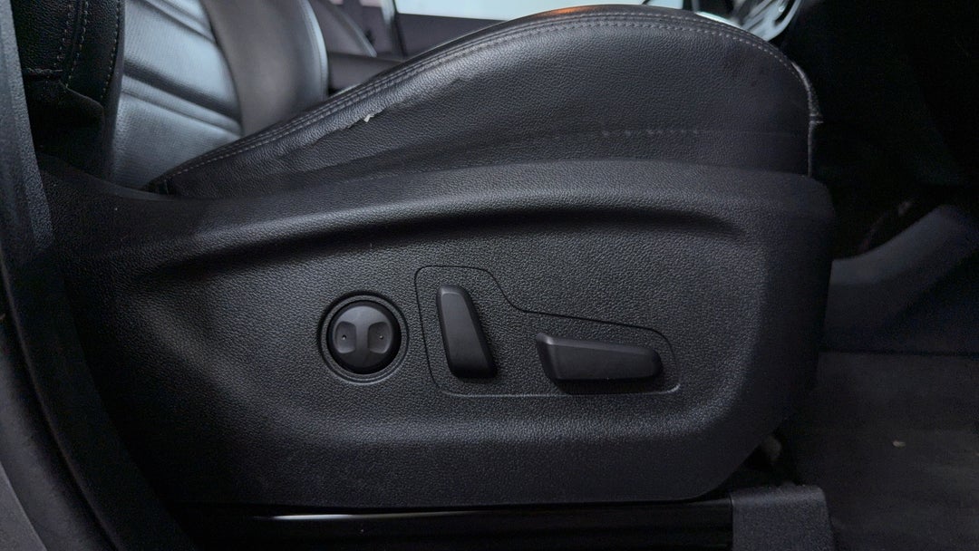 2018 Kia Sorento Sli (4x2), Automatic, 99739 km, Drivers Side Adjustment Panel