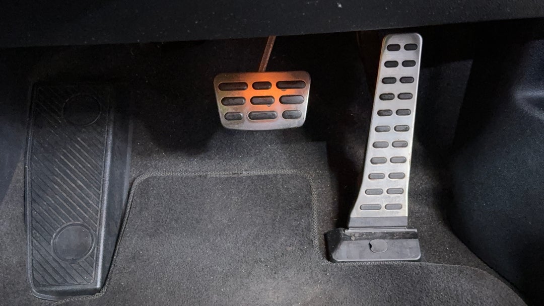 2018 Kia Sorento Sli (4x2), Automatic, 99739 km, Pedals and Footmat