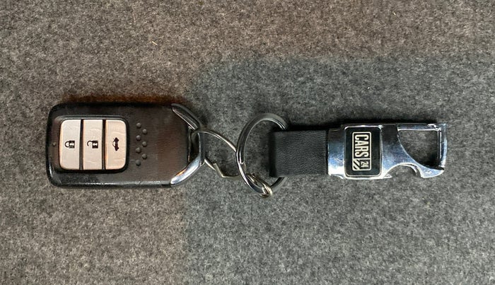 2017 Honda City V CVT, Petrol, Automatic, 43,106 km, Key Close Up