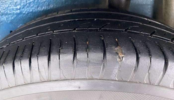 2014 Maruti Celerio VXI d, Petrol, Manual, 63,064 km, Left Rear Tyre Tread