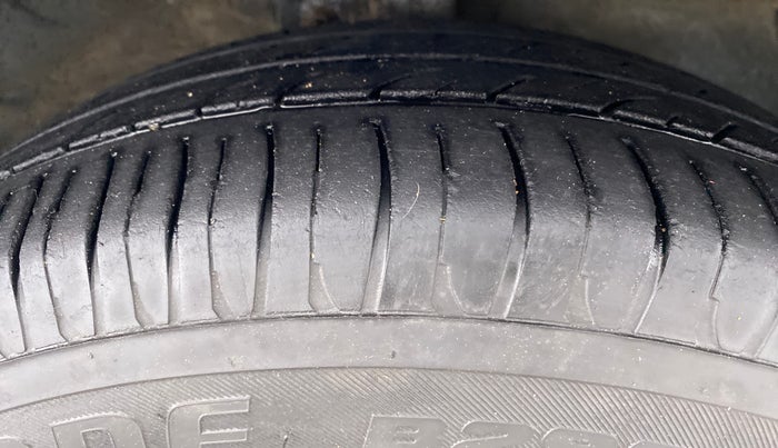 2014 Maruti Celerio VXI d, Petrol, Manual, 63,064 km, Right Front Tyre Tread